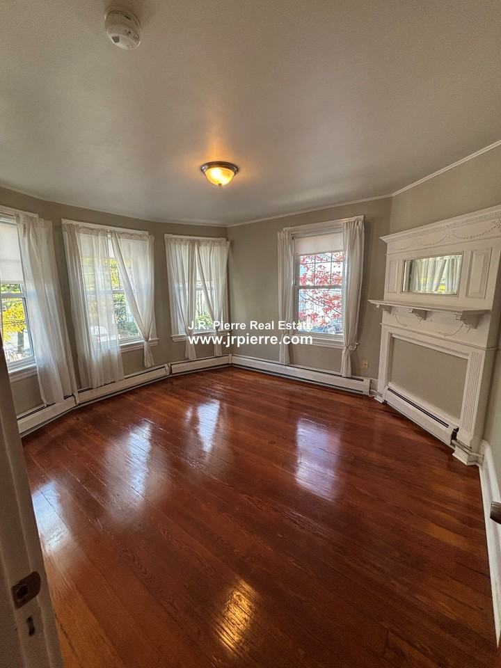 266 Washington St #2 - Photo 3 of 17
