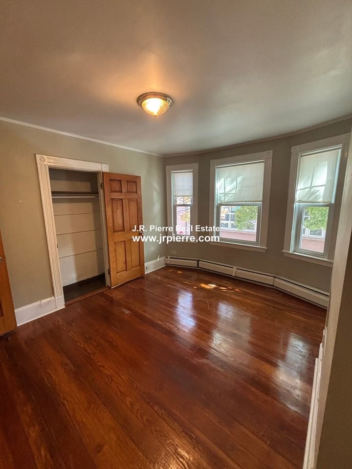 266 Washington St #2 - Photo 5 of 17