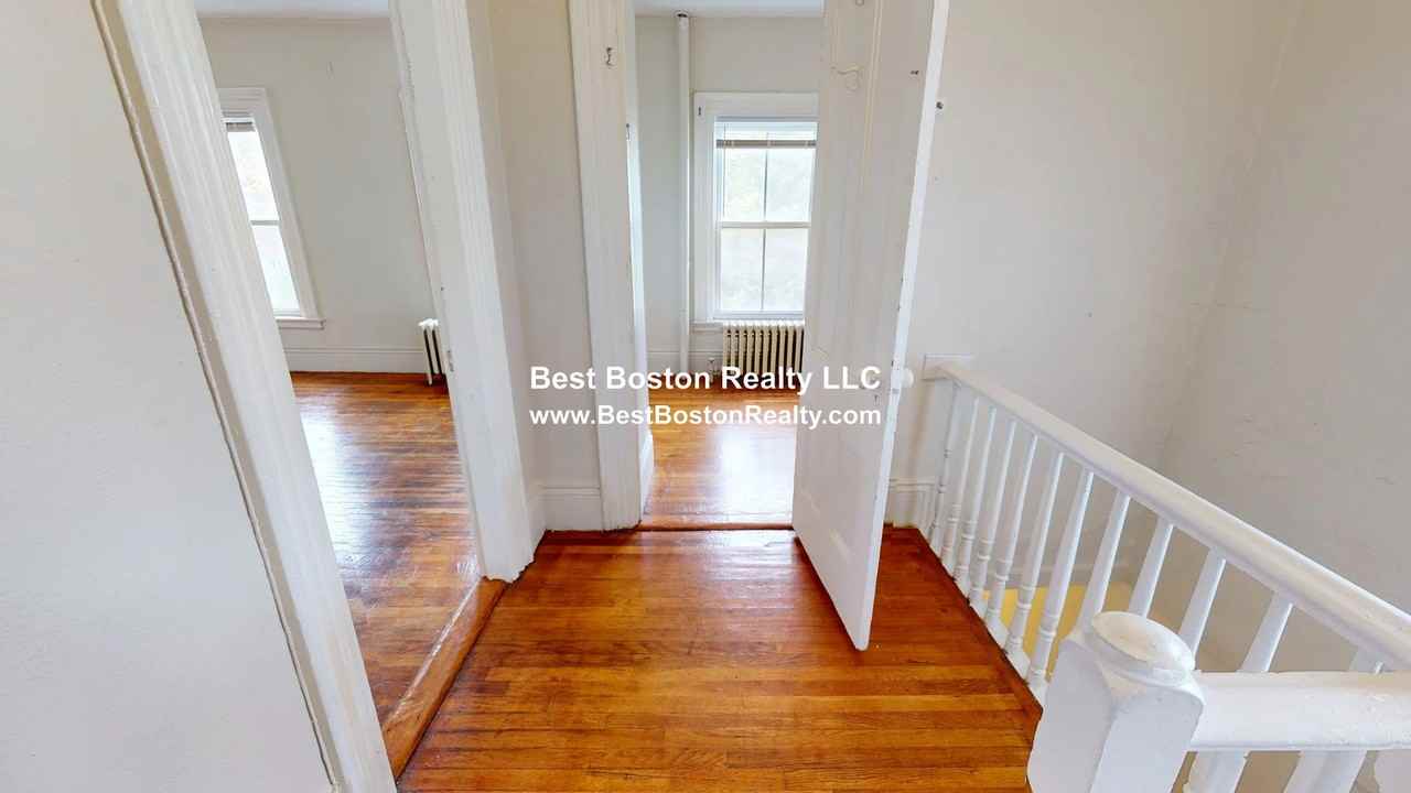 22 Lyle St - Photo 4 of 15