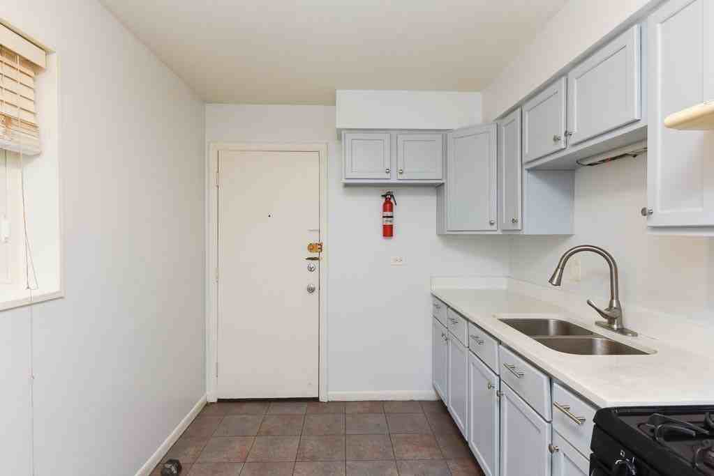 1608 W Jarvis Ave #PAA - Photo 5 of 18