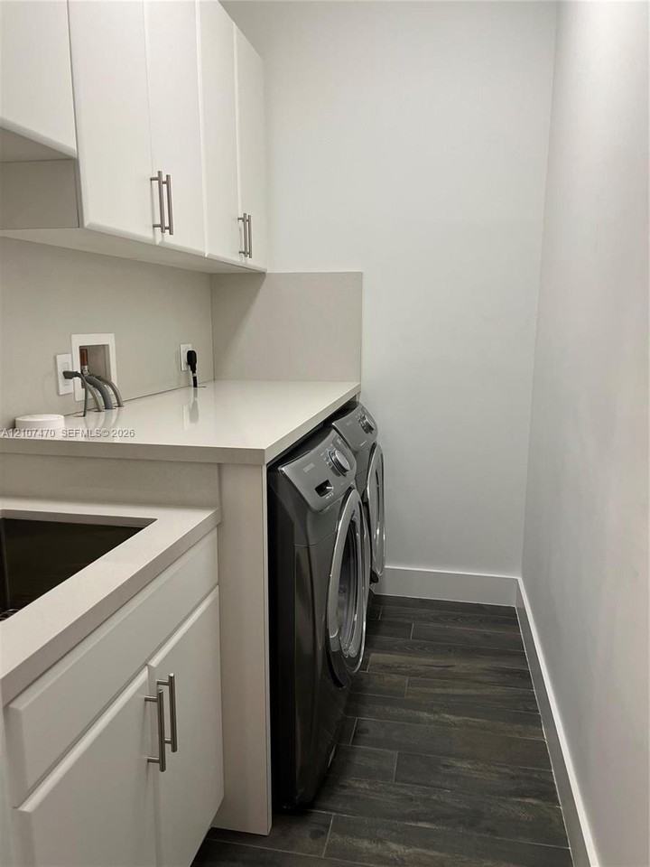 1629 Ne 9th St #1629 - Photo 4 of 18