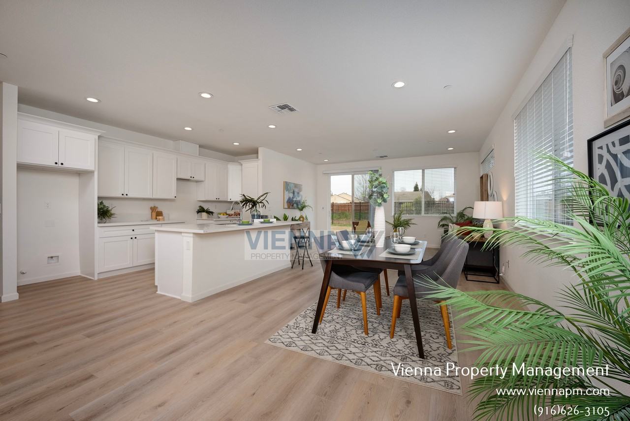 7311 6th St - Photo 2 of 20