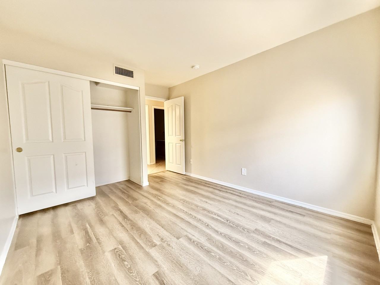 12409 W Roanoke Ave - Photo 3 of 17