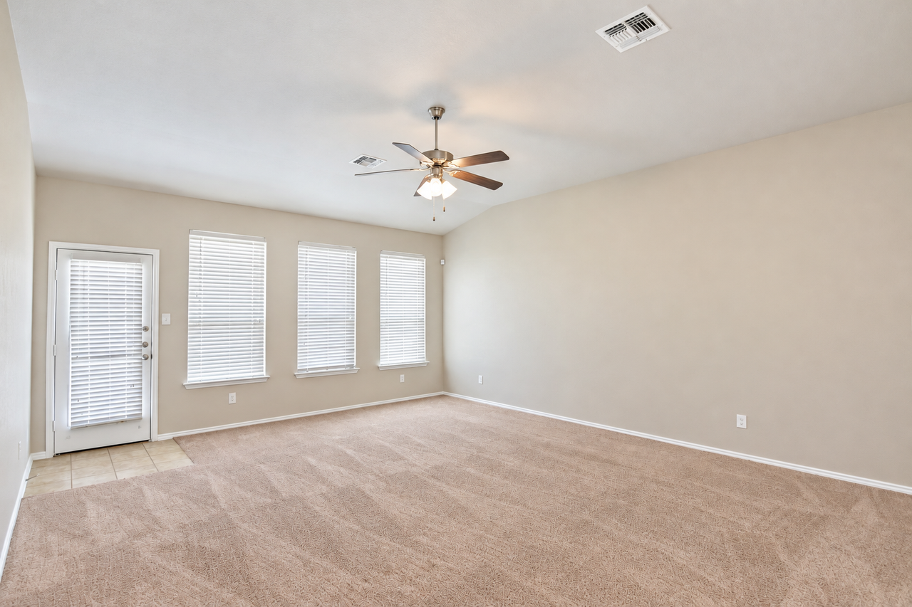 9500 Raeburn Ct - Photo 7 of 48