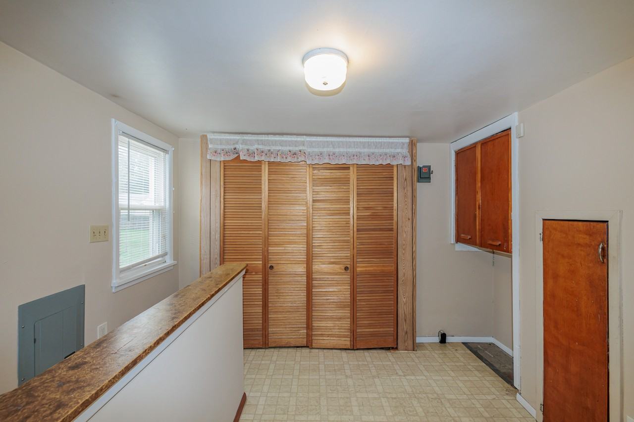 1312 E 340th St - Photo 5 of 20