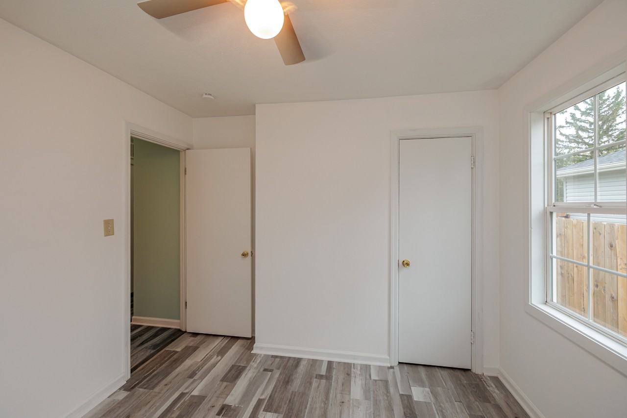 5076 Glenn Lodge Rd - Photo 3 of 18