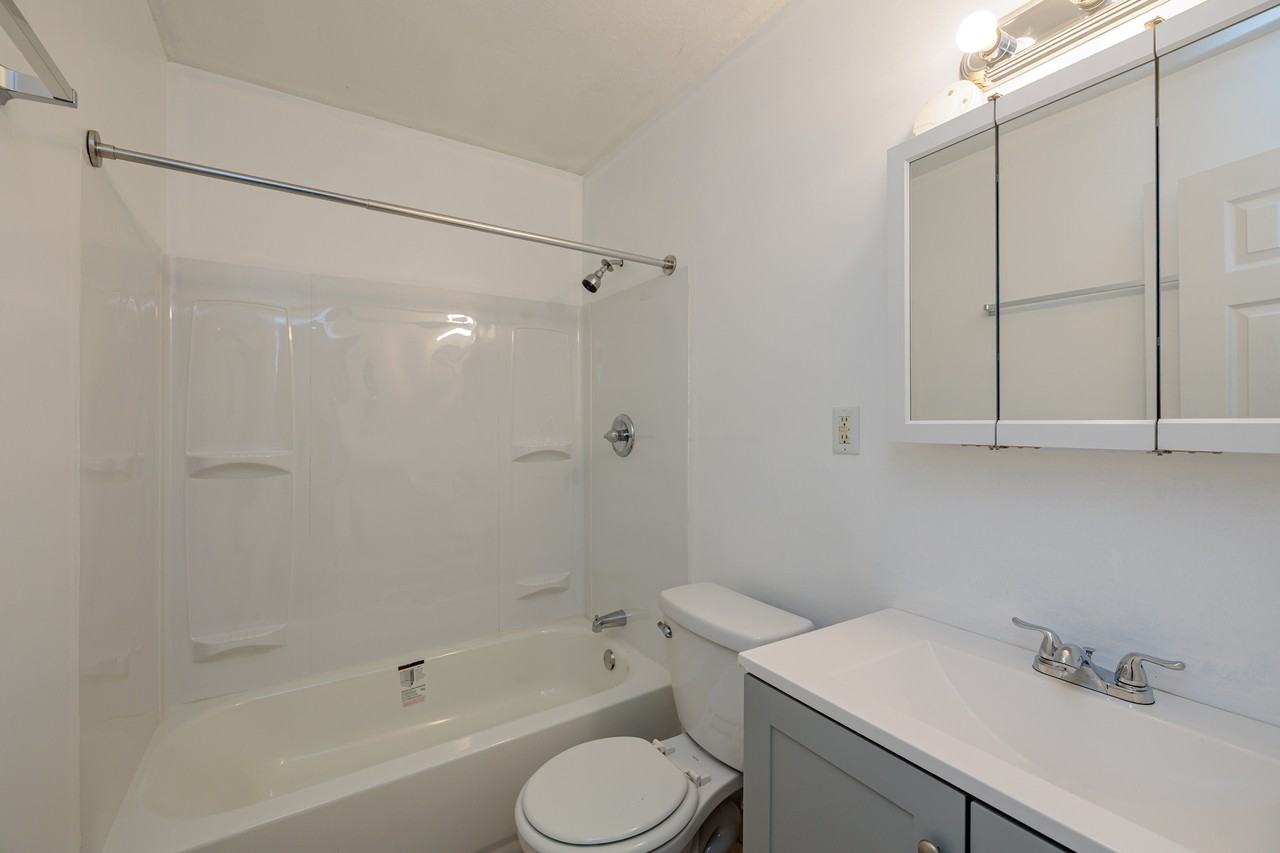 5076 Glenn Lodge Rd - Photo 4 of 18