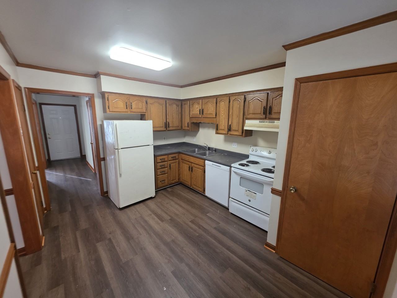 900 Beaglin Park Dr - Photo 6 of 14