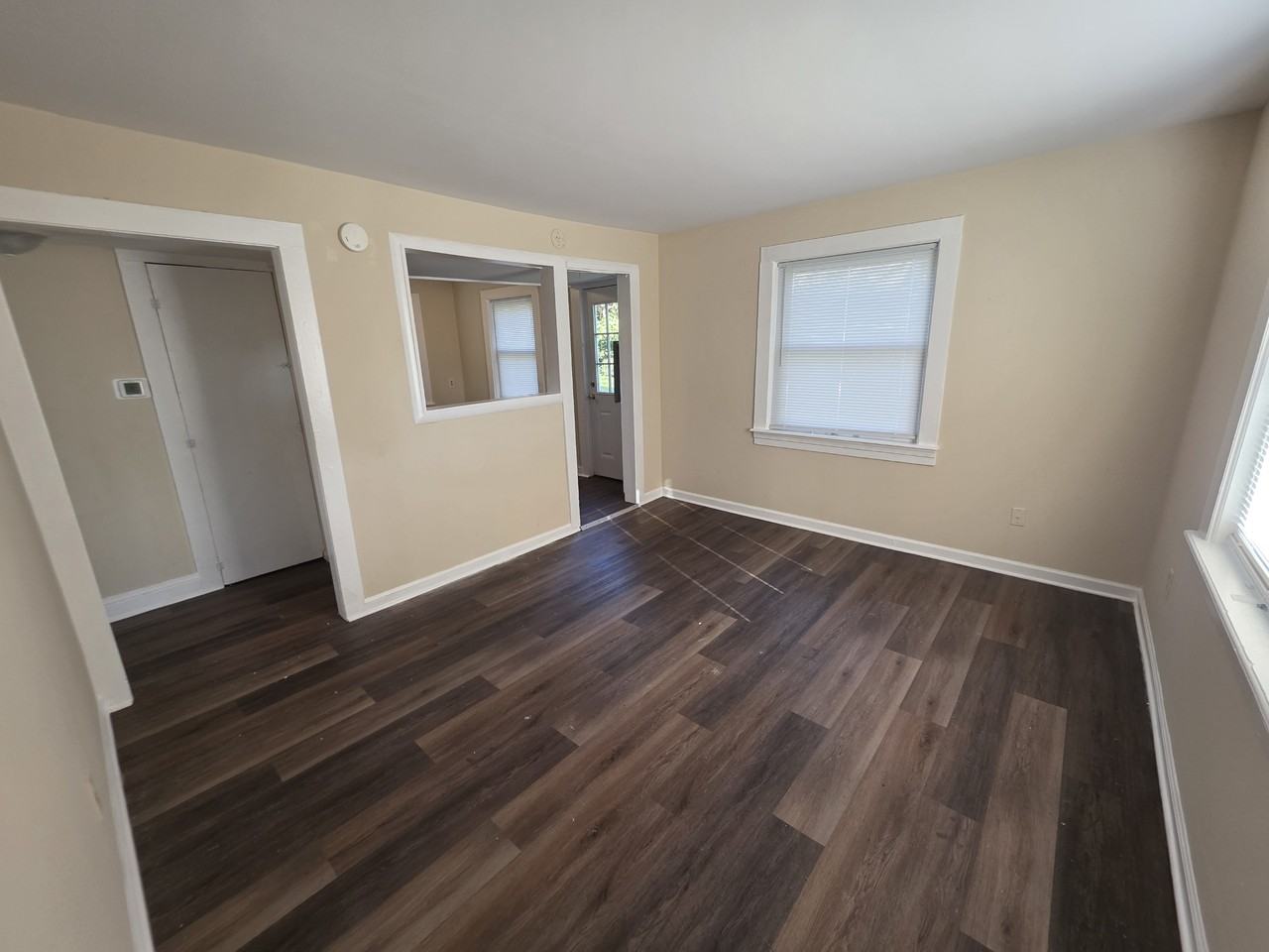 1020 Margaret St - Photo 3 of 9