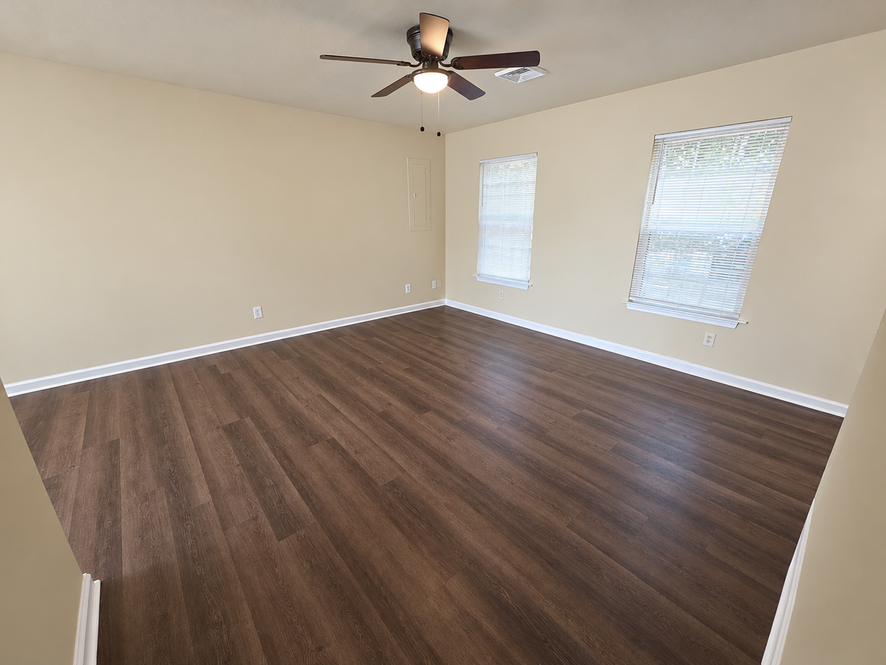 6006 Hedley Ct - Photo 2 of 13