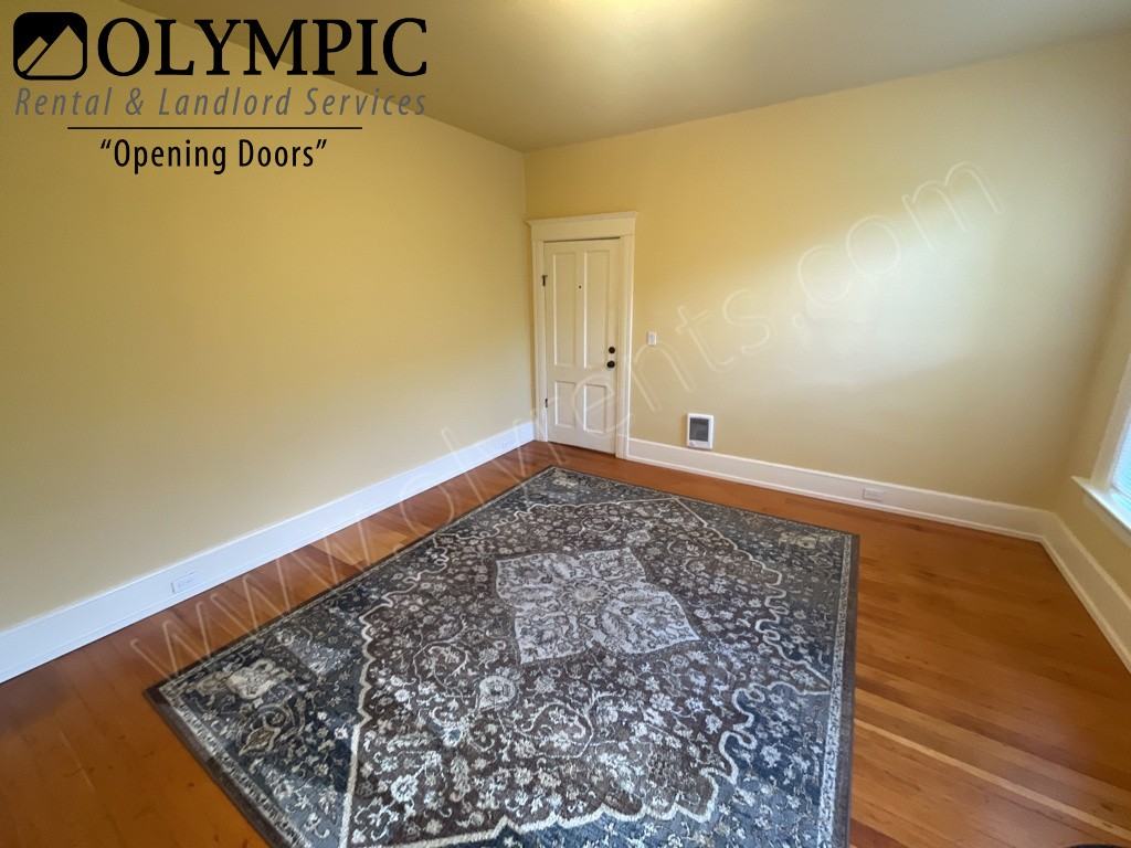 1616 Capitol Way S - Photo 3 of 9