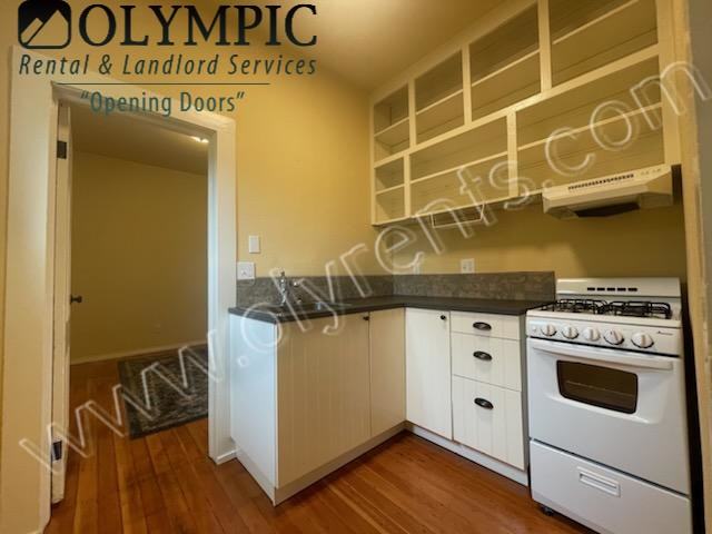 1616 Capitol Way S - Photo 4 of 9