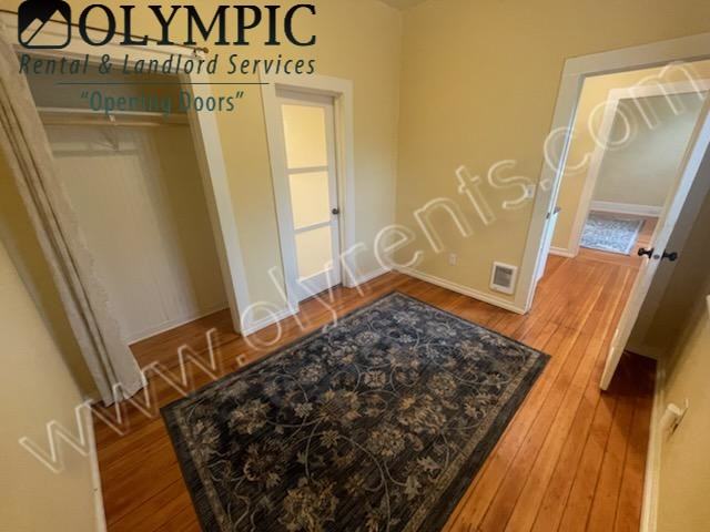 1616 Capitol Way S - Photo 5 of 9