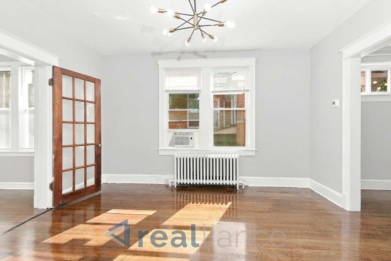 1510 23rd St Se - Photo 4 of 15