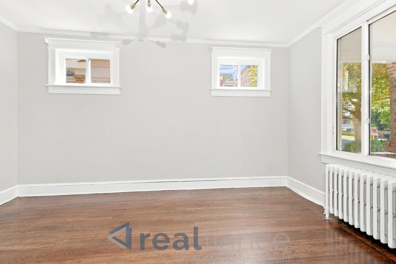 1510 23rd St Se - Photo 5 of 15