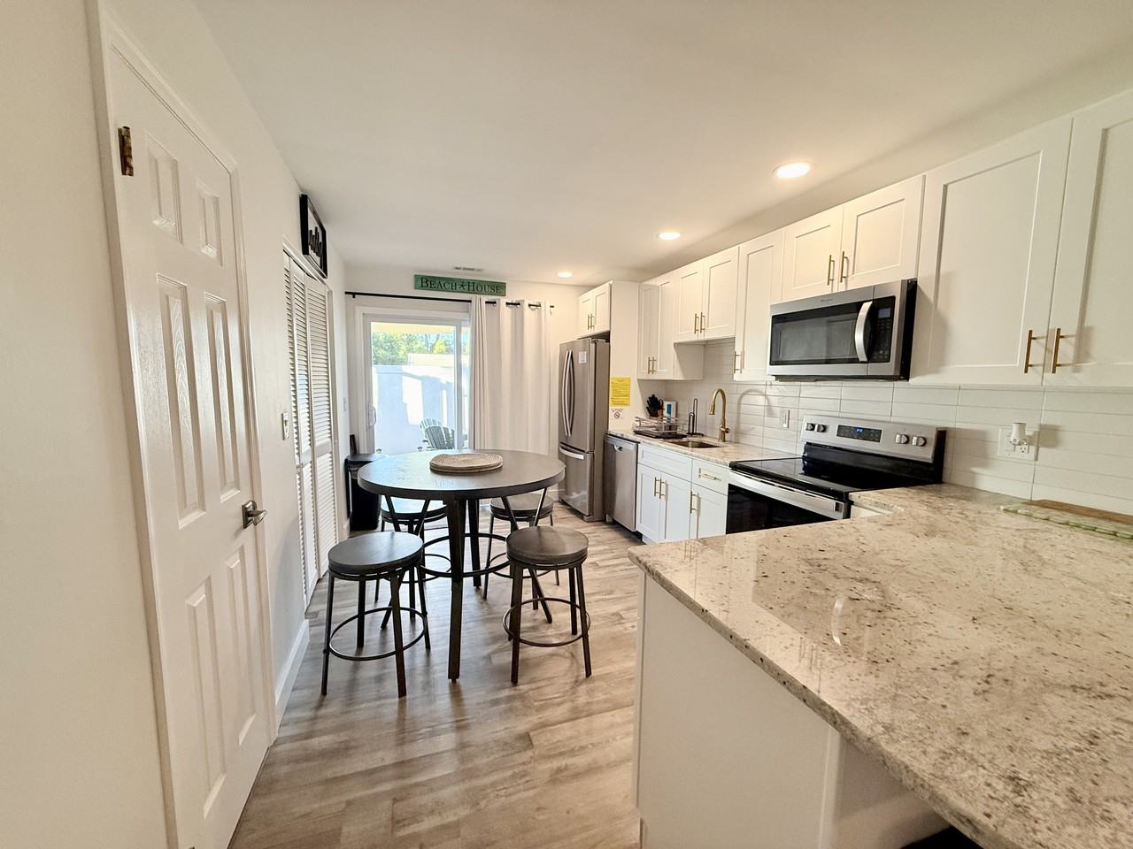 1609 Madison Dr #10 - Photo 6 of 17