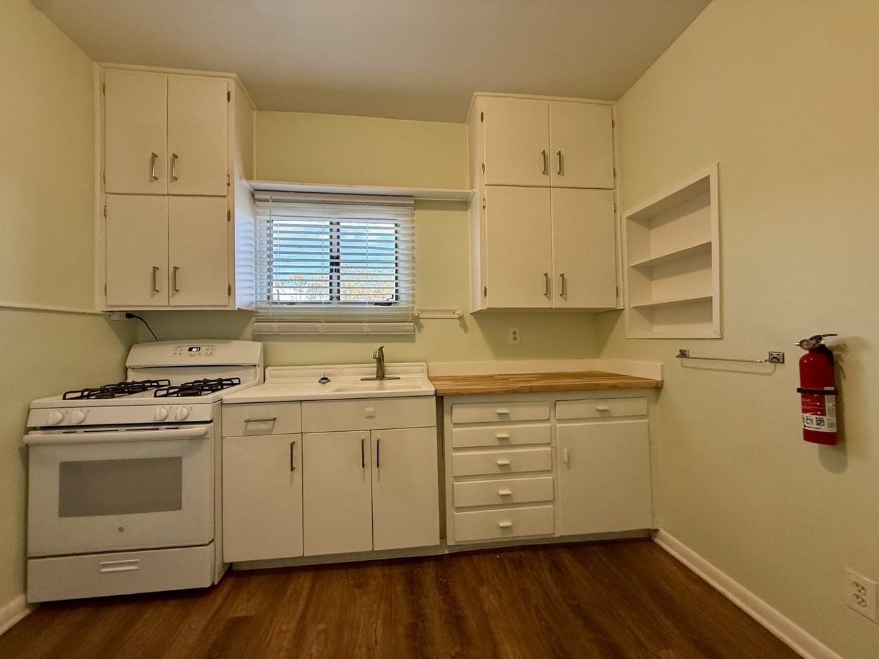 1500 Gold Ave Se - Photo 5 of 15