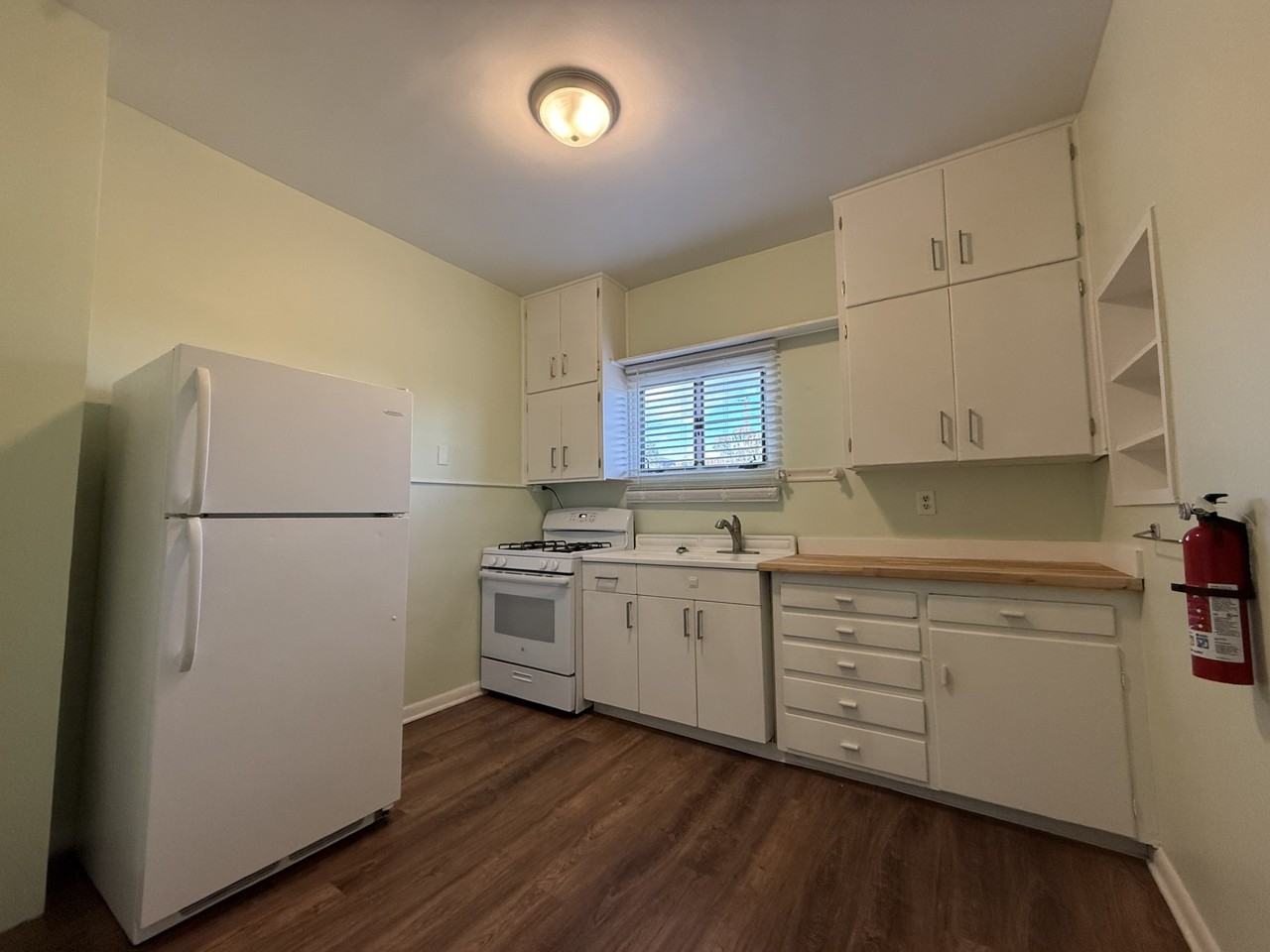 1500 Gold Ave Se - Photo 6 of 15