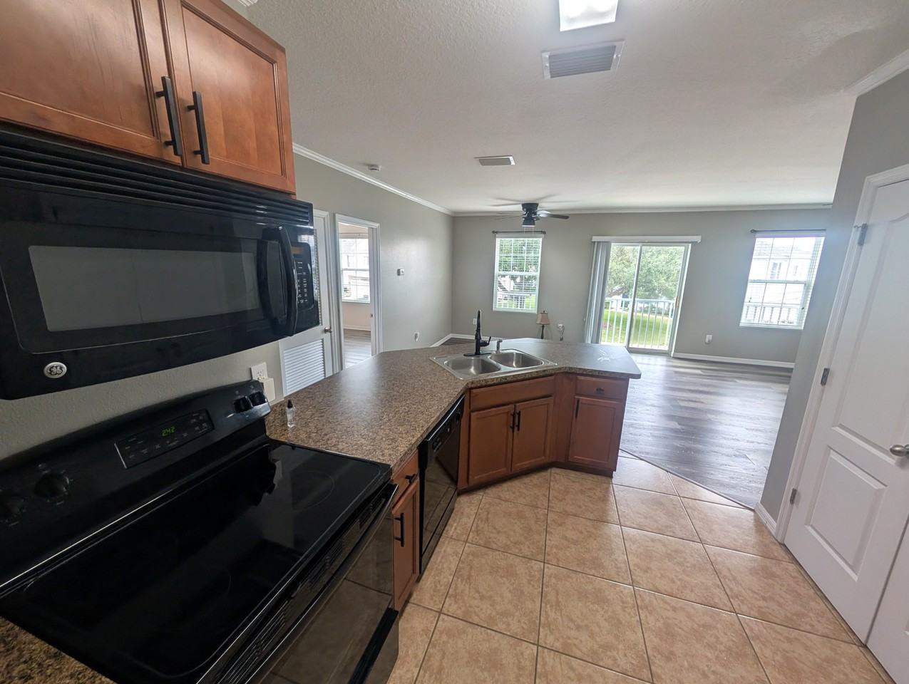 803 Ashentree Dr - Photo 5 of 22