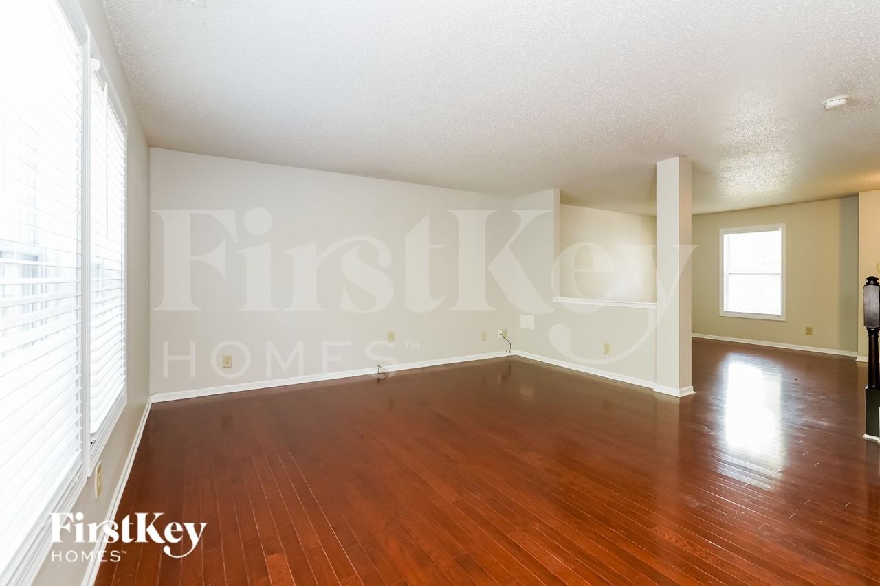 1204 N Aberdeen Dr - Photo 2 of 15