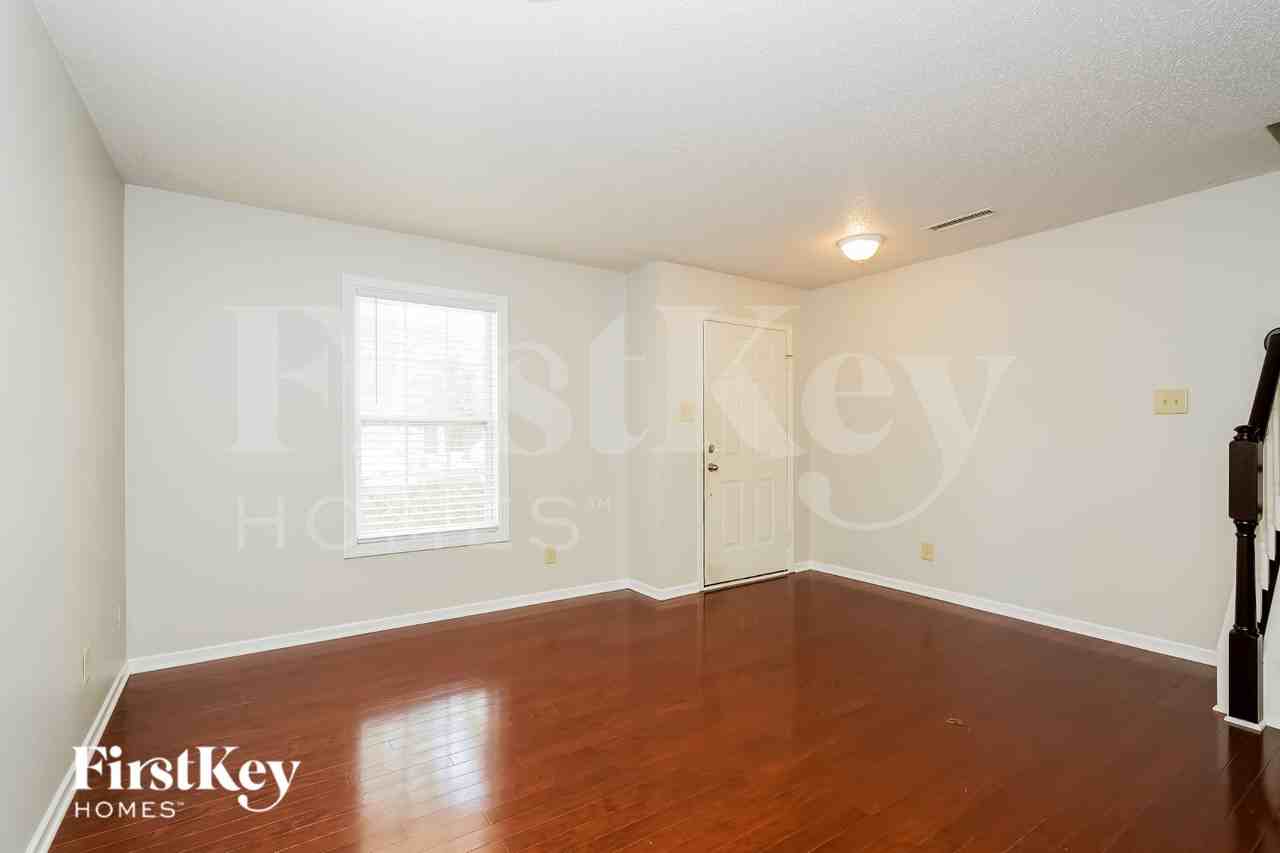 1204 N Aberdeen Dr - Photo 3 of 15