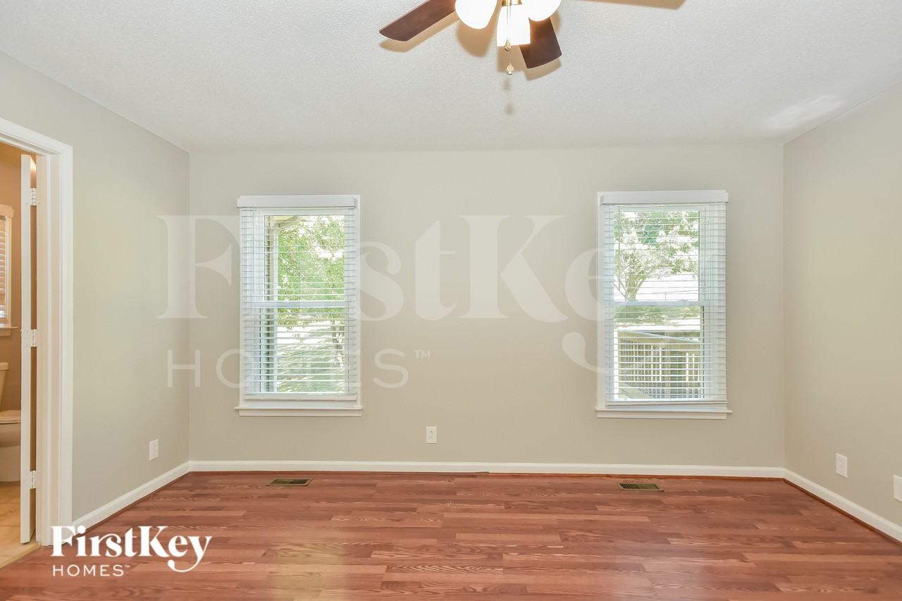 609 W Creek Dr - Photo 7 of 15