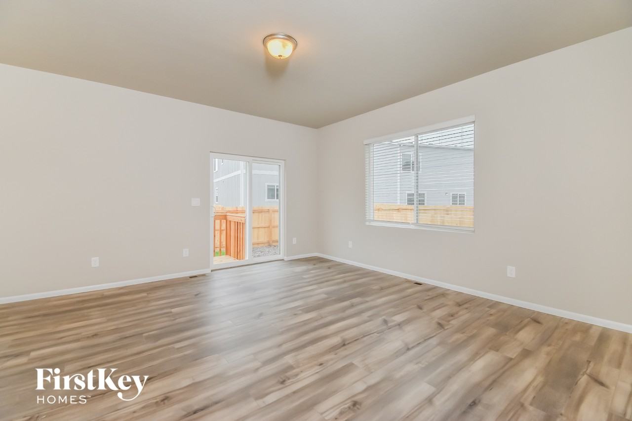 11139 Murrelet Dr - Photo 3 of 15