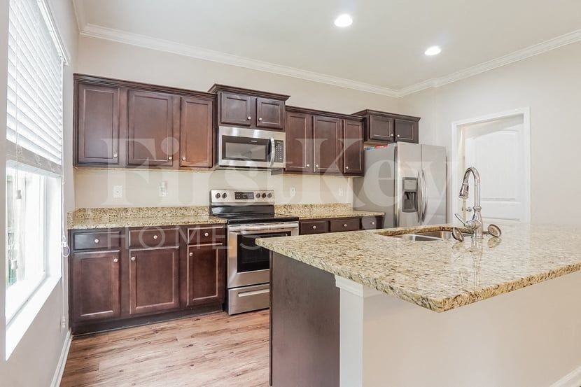 1112 Pine Valley Dr - Photo 7 of 15