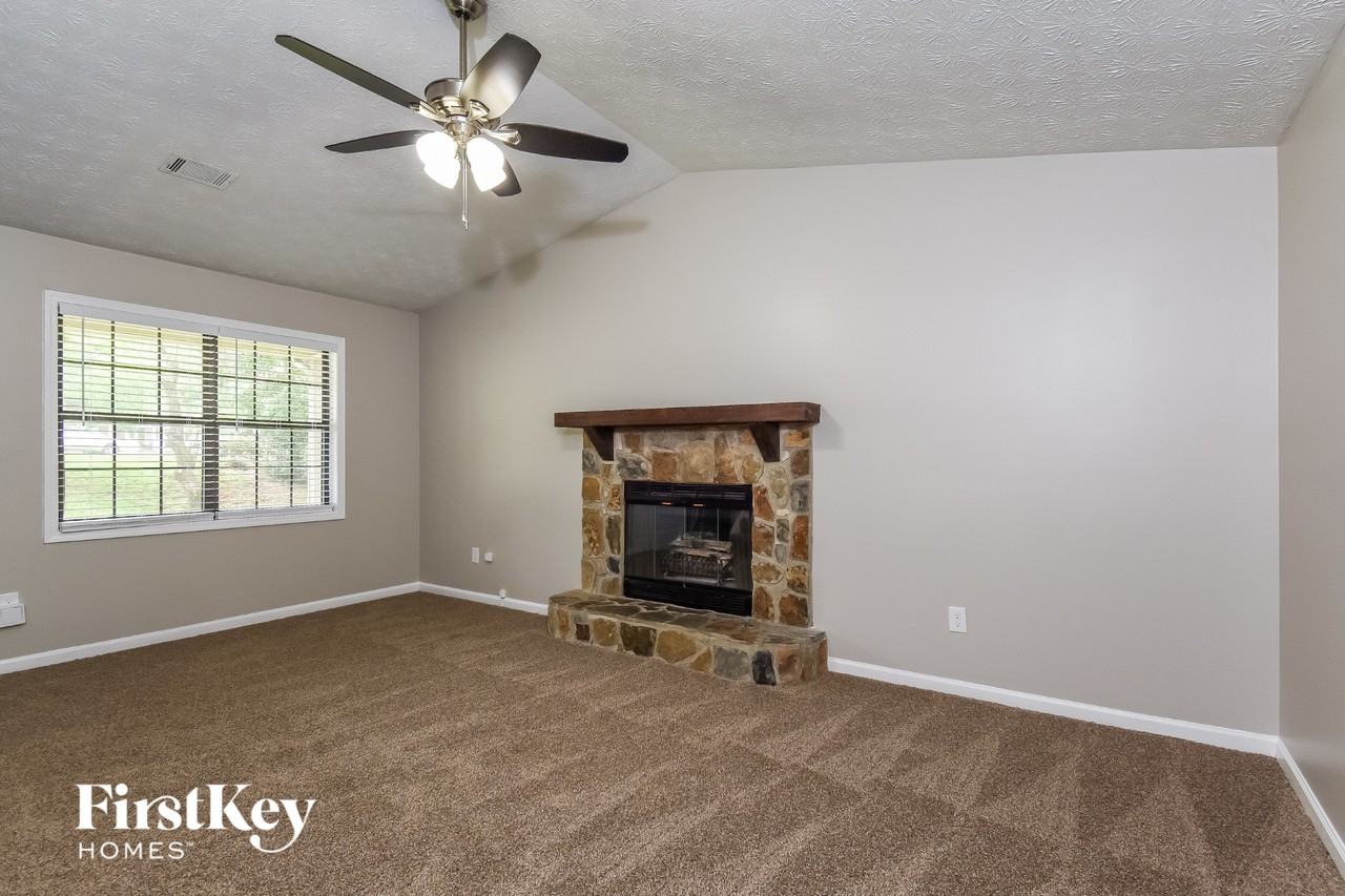4135 Warren Rd - Photo 5 of 15