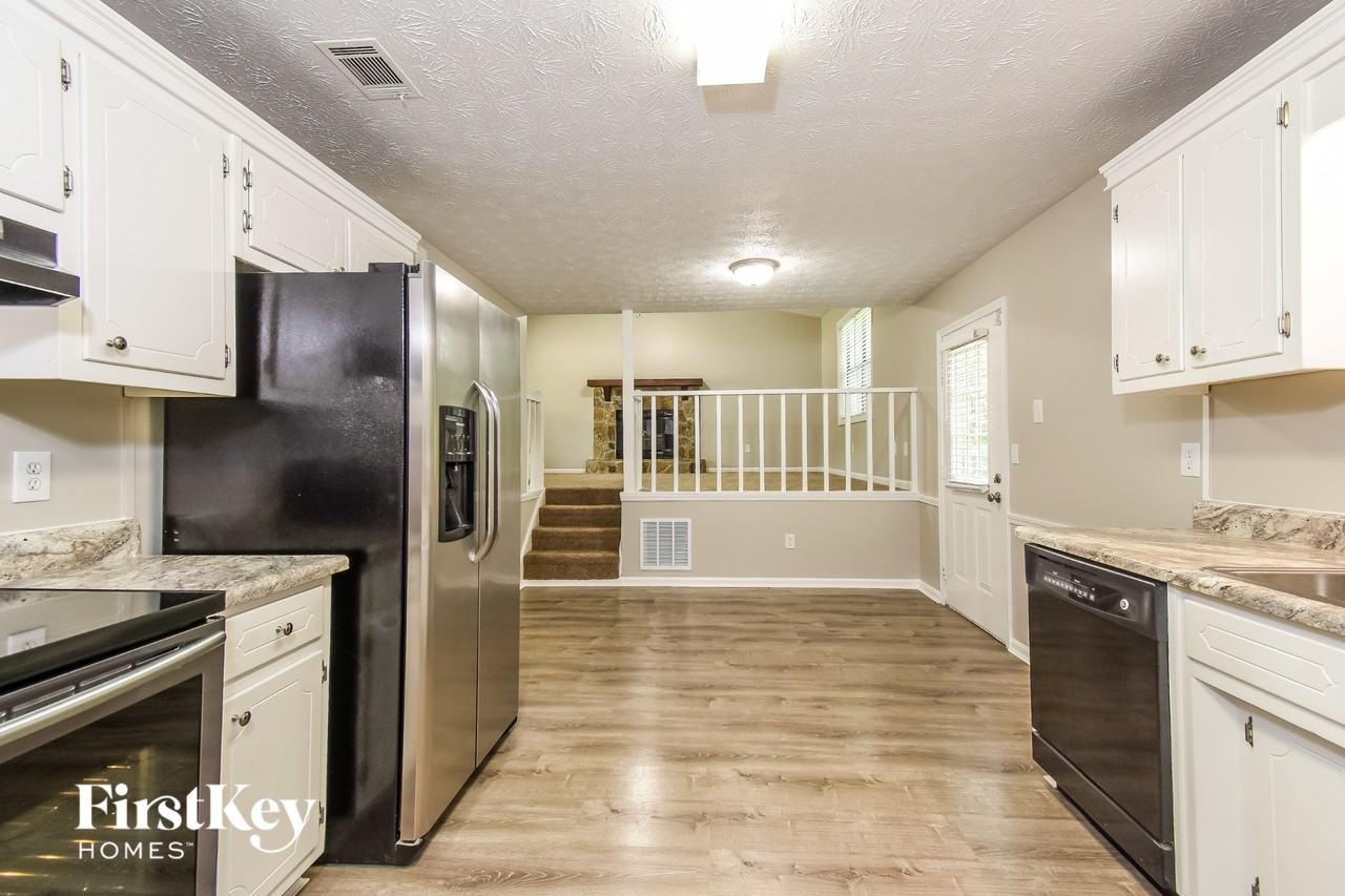 4135 Warren Rd - Photo 7 of 15