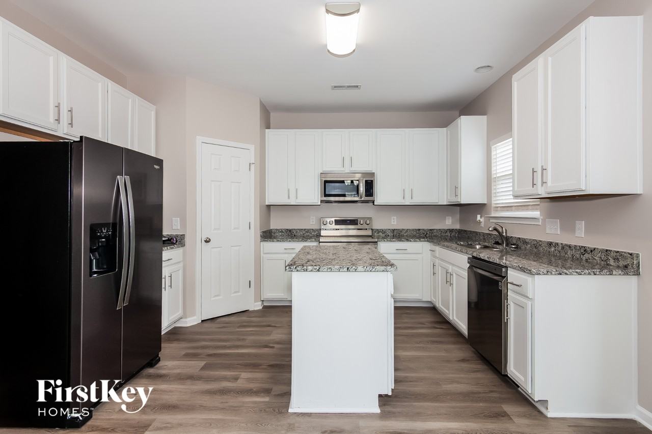 8519 Oak Dr Ne - Photo 5 of 15