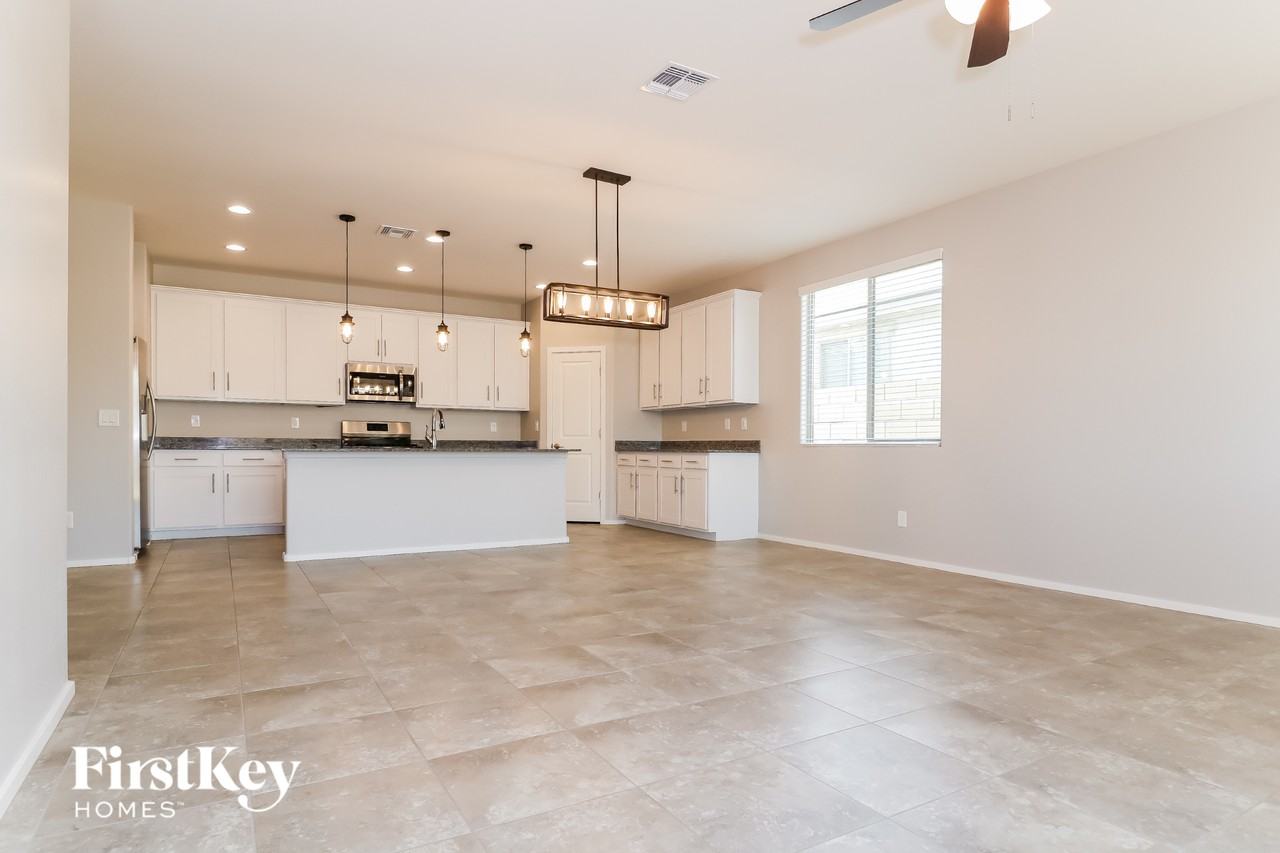 25123 N 143rd Dr - Photo 5 of 15