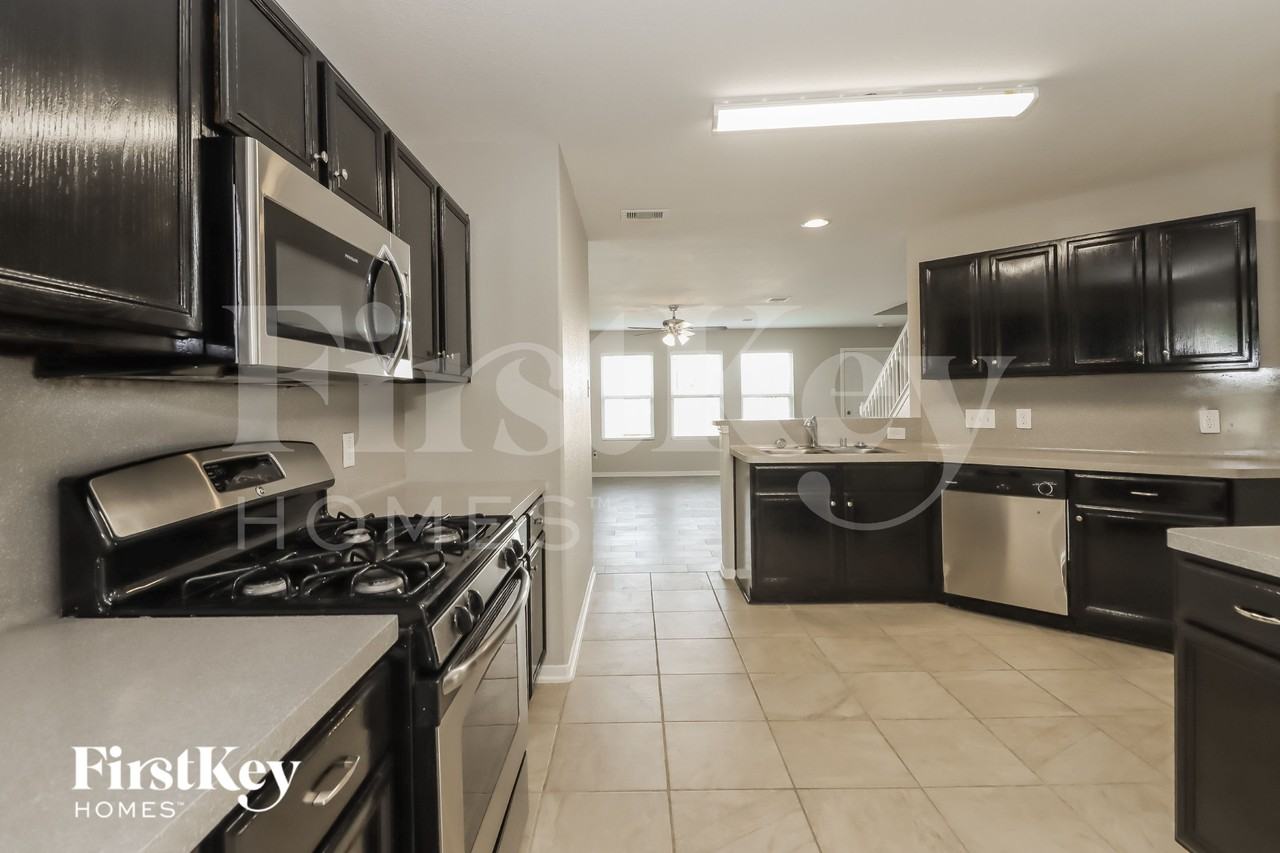 3014 Madison Elm St - Photo 6 of 16