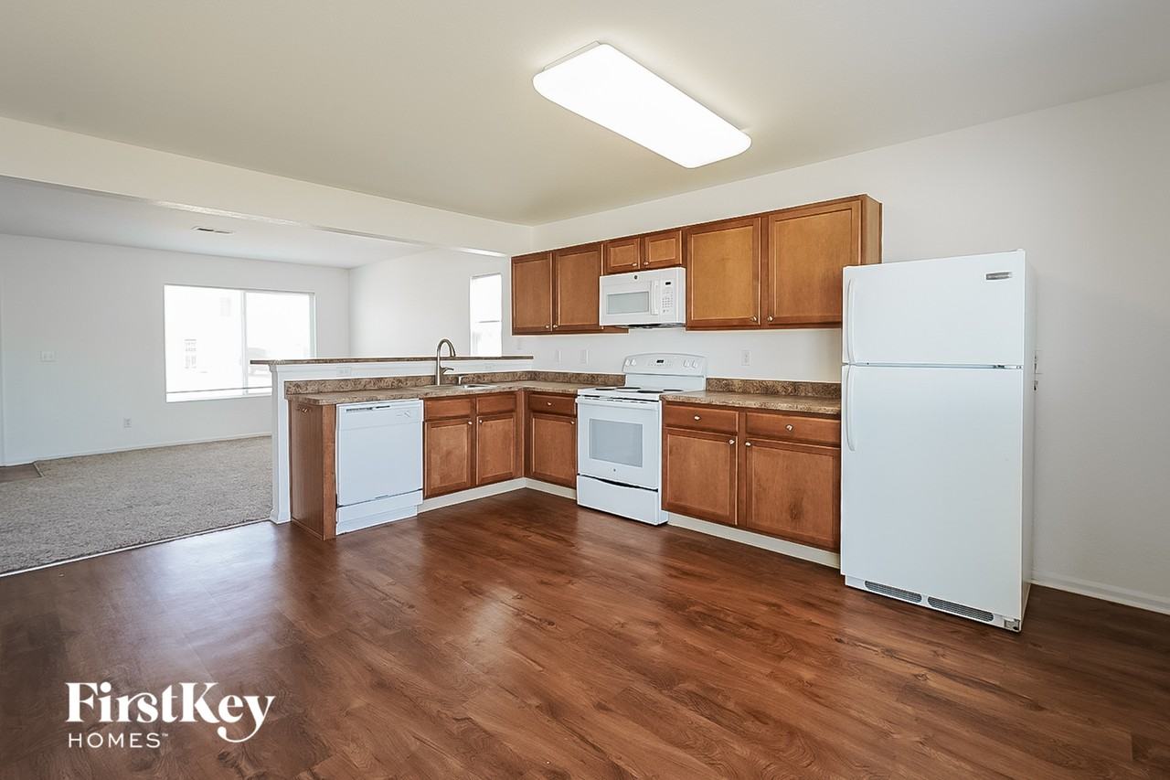 4545 Andes St - Photo 5 of 15