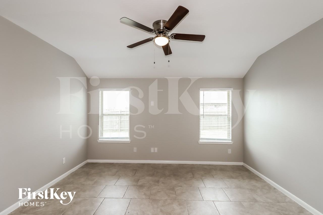3107 Specklebelly Dr - Photo 3 of 16