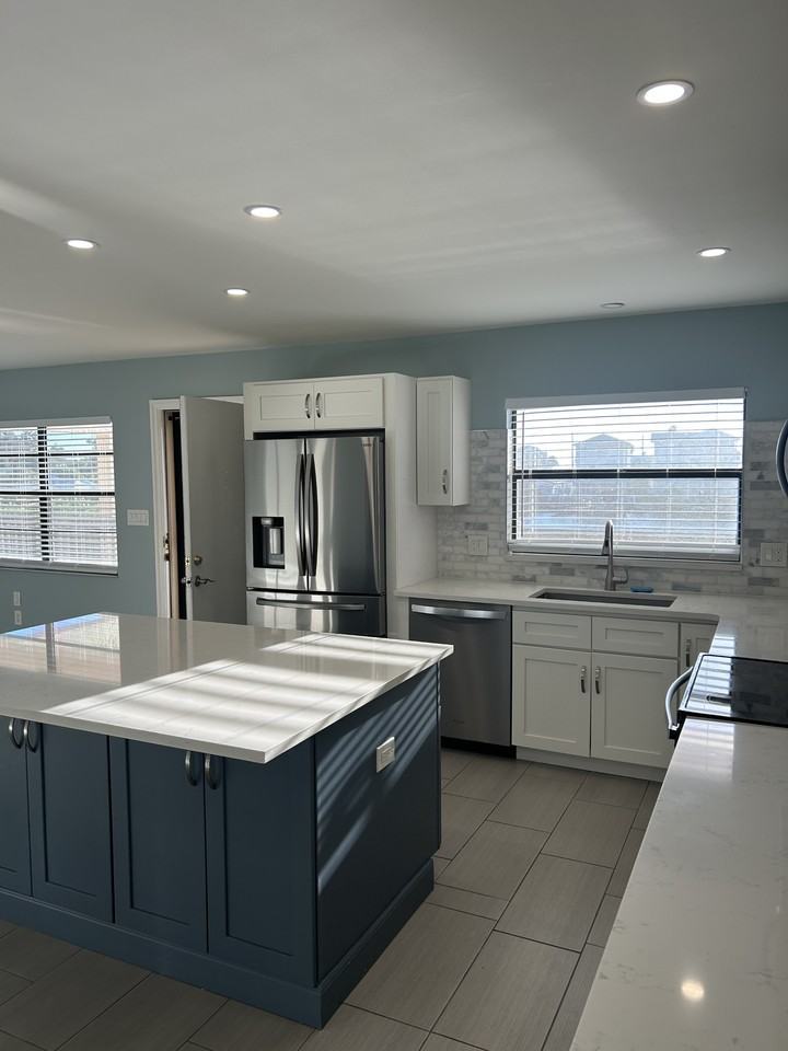 12500 Capri Cir N #203 - Photo 2 of 22