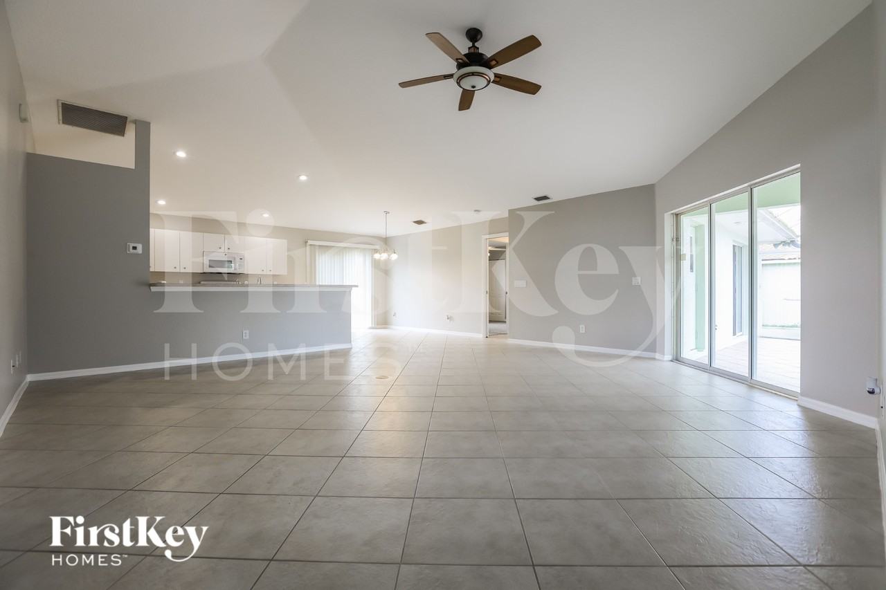 110 Sidney Ct - Photo 2 of 17