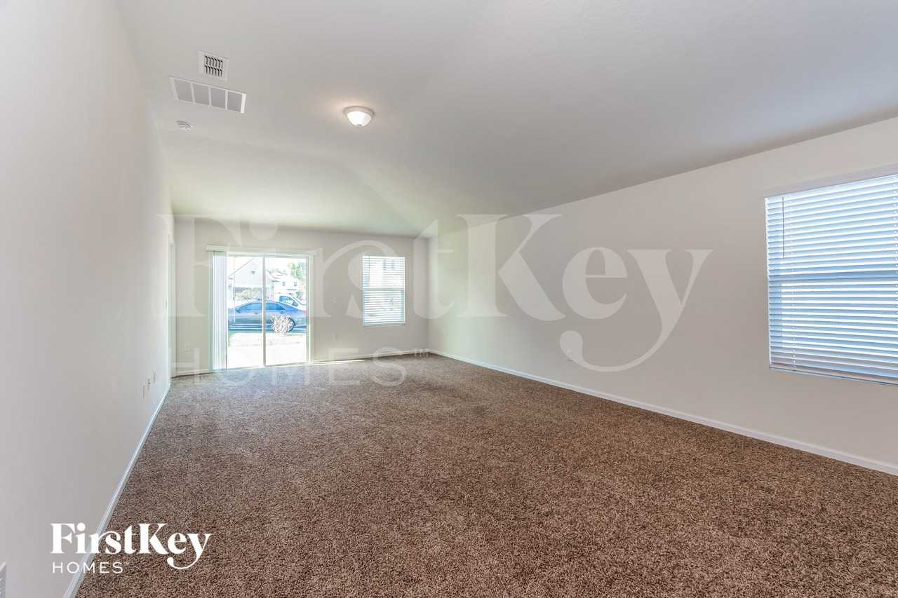 8078 Cape Fox Dr - Photo 5 of 19