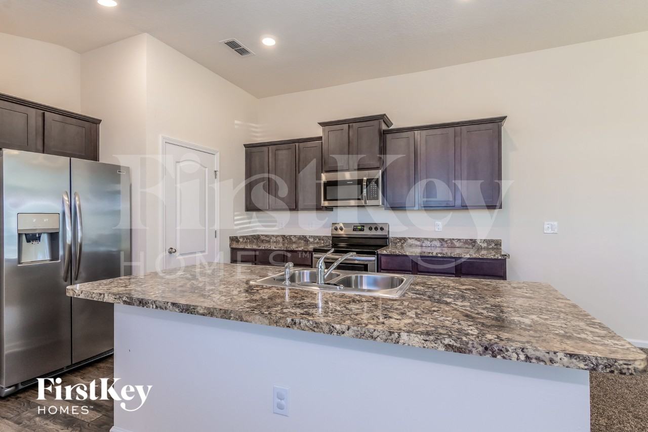 8078 Cape Fox Dr - Photo 7 of 19
