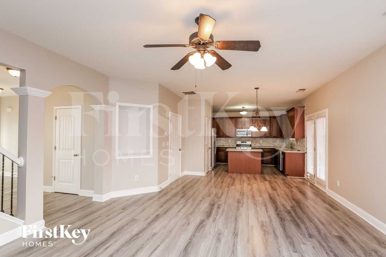 155 Pebblefield Trce - Photo 4 of 15