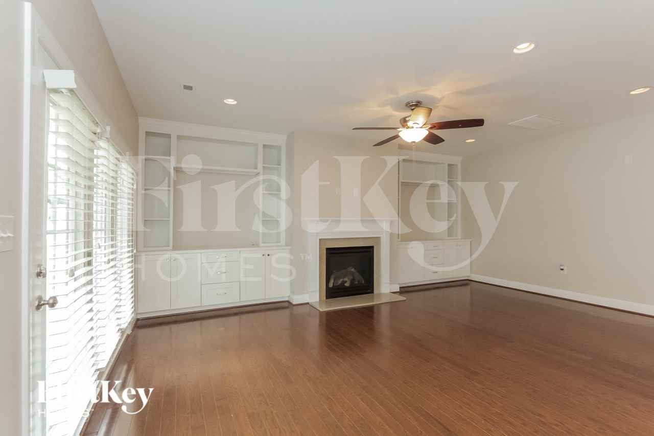 7624 Cushing Dr - Photo 4 of 15