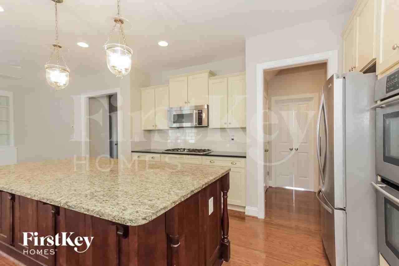 7624 Cushing Dr - Photo 6 of 15