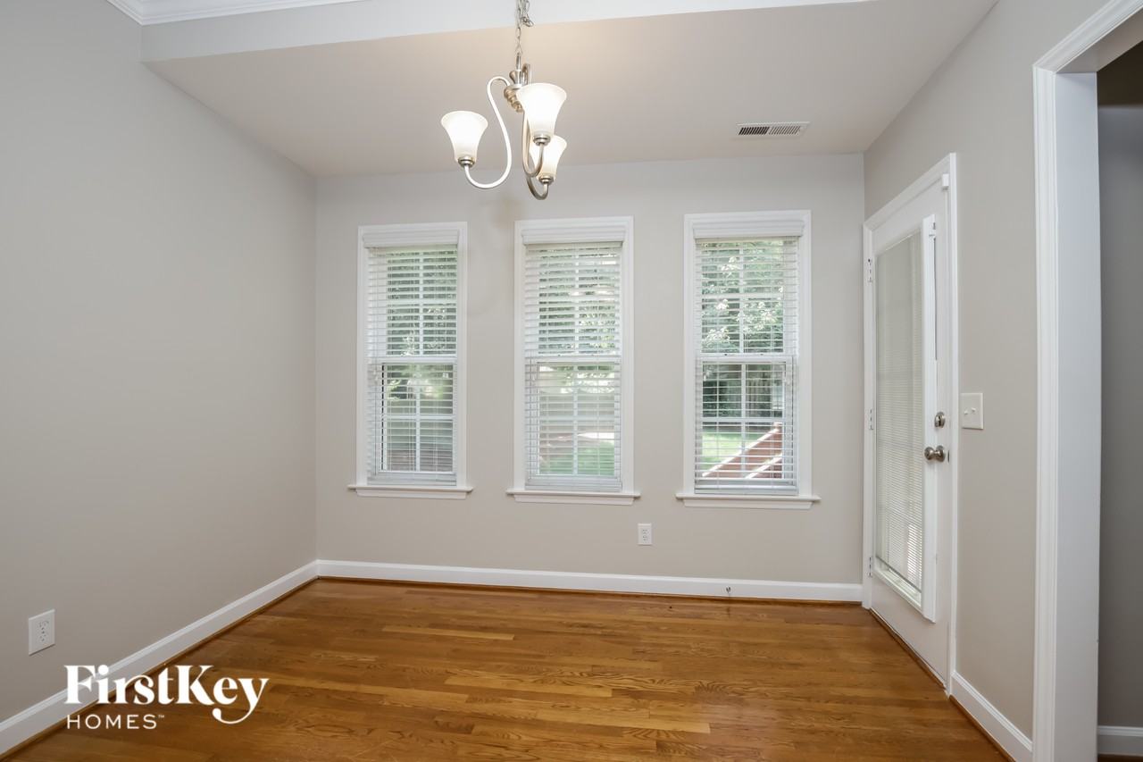 1736 Tredegar Rd - Photo 5 of 15