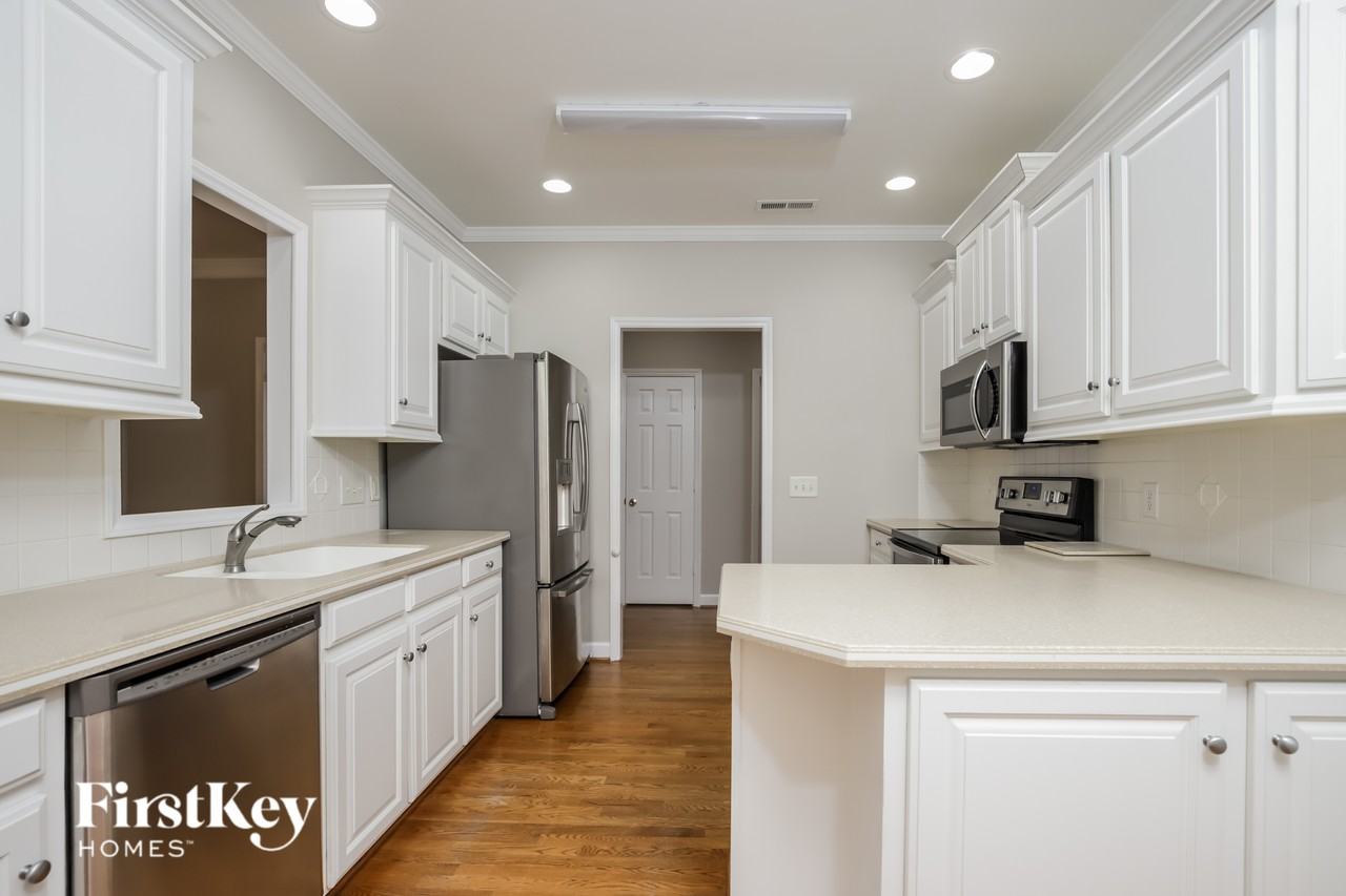 1736 Tredegar Rd - Photo 6 of 15