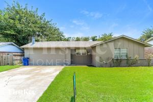 featured image of 220 Ne Moody St