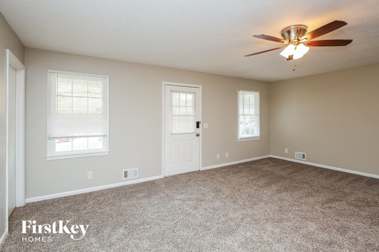 450 Old Towne Trl - Photo 2 of 16