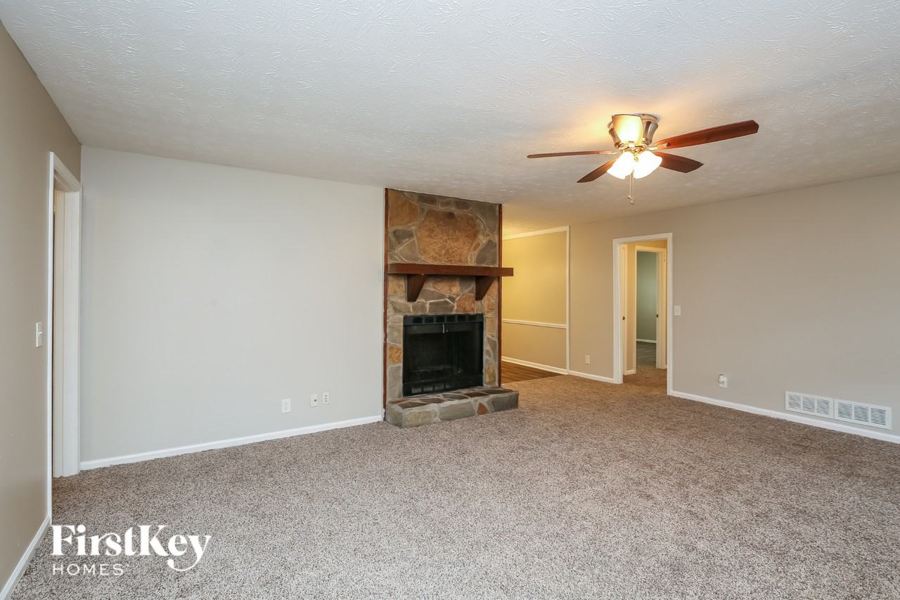 450 Old Towne Trl - Photo 4 of 16