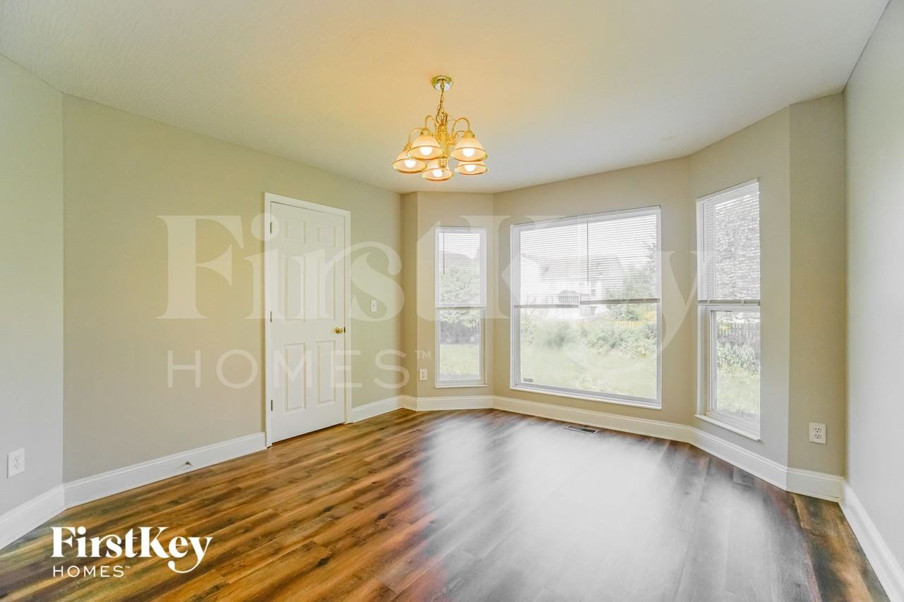 2895 Gablewood Dr - Photo 5 of 15