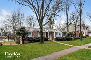 featured image of 836 Hollyridge Dr