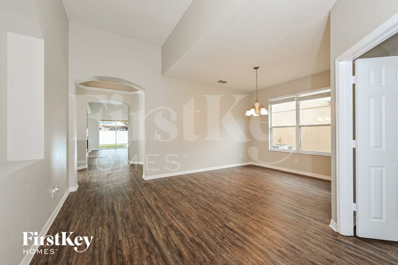 5579 Burlwood Dr - Photo 4 of 16